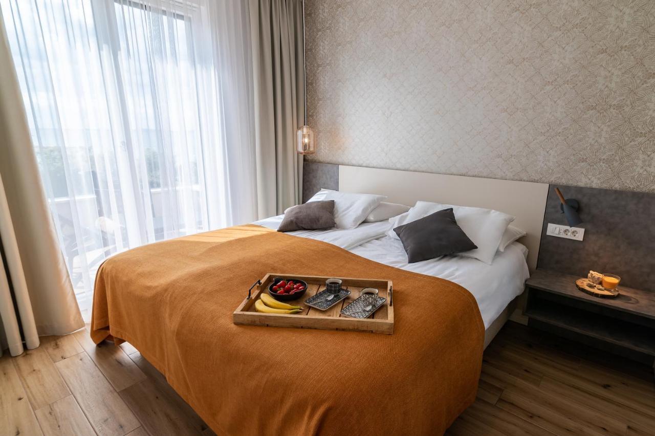 מאנדרה Villa Natura Luxury Apartments מראה חיצוני תמונה