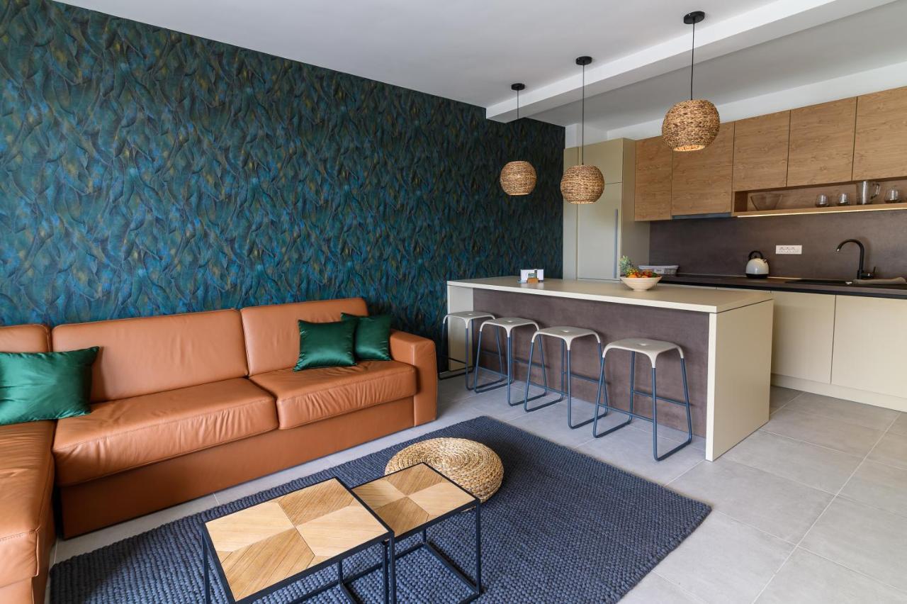 מאנדרה Villa Natura Luxury Apartments מראה חיצוני תמונה